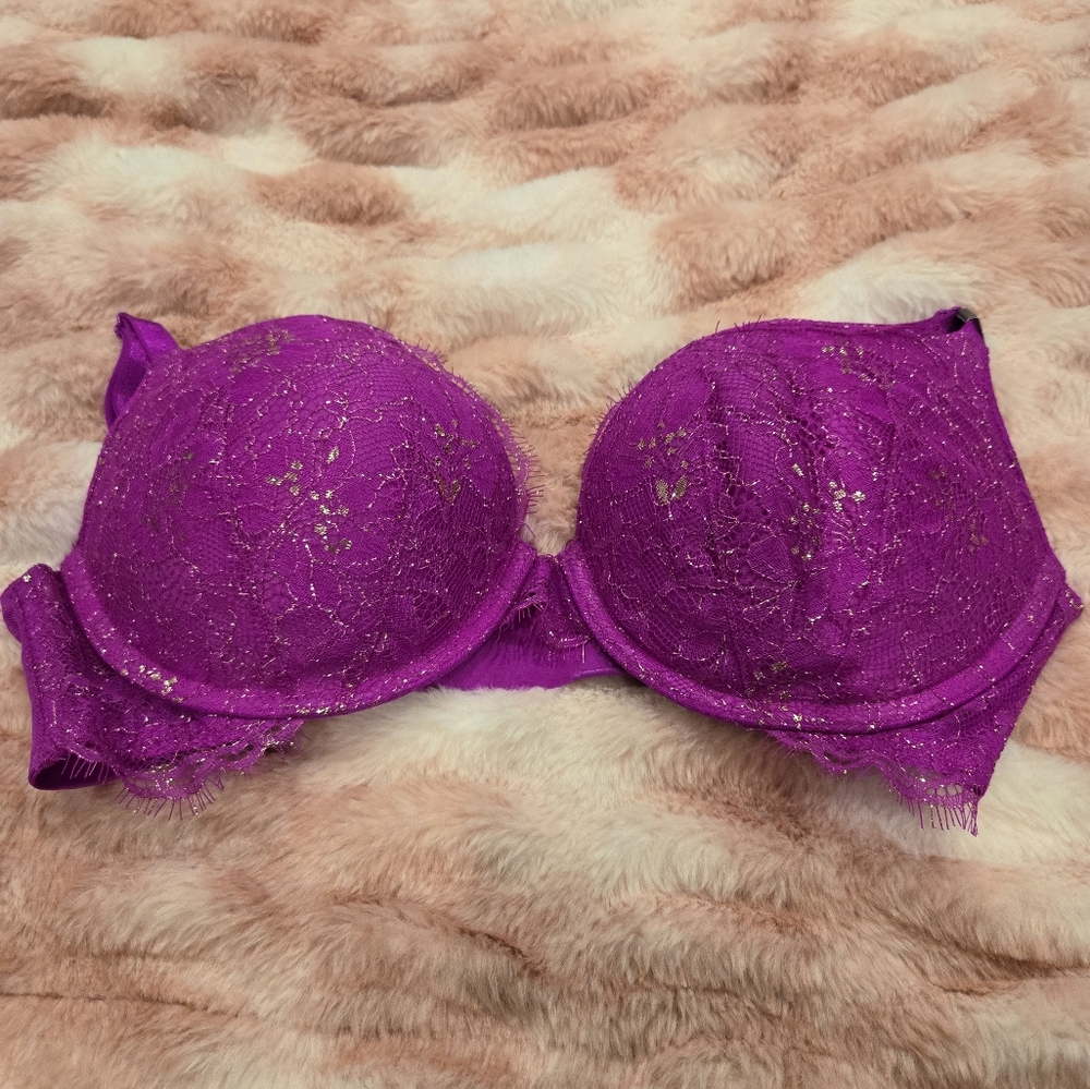 Brand new Victoria's Secret 34 D Bra